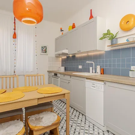 Nook O15 Apartment Split